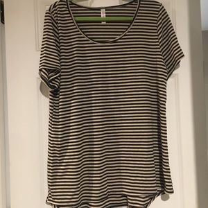 2x lularoe classic tee